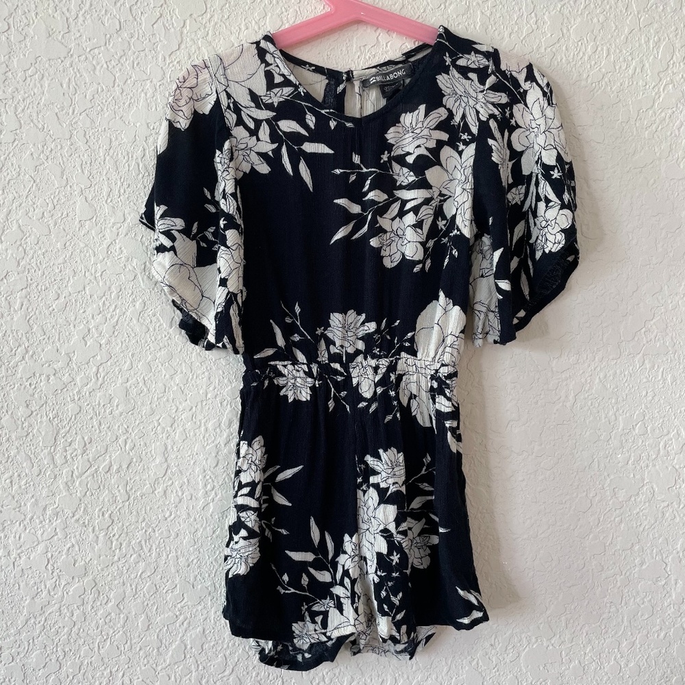 Billabong Black Cream Floral Shorts Romper Sz XS (Girls)